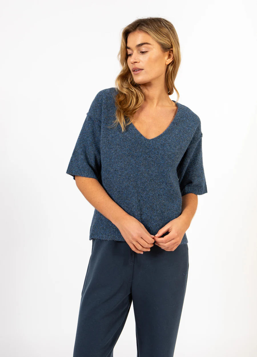 Coster Copenhagen Strik - CC Heart Emerie V-Hals Sweater i Navy Melange