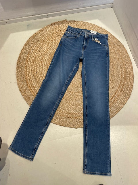 Garcia Jeans - Celia Straight Fit Jeans i Medium Used