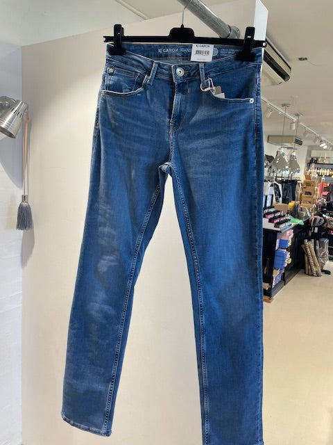 Garcia Jeans - Celia Straight Fit Jeans i Medium Used