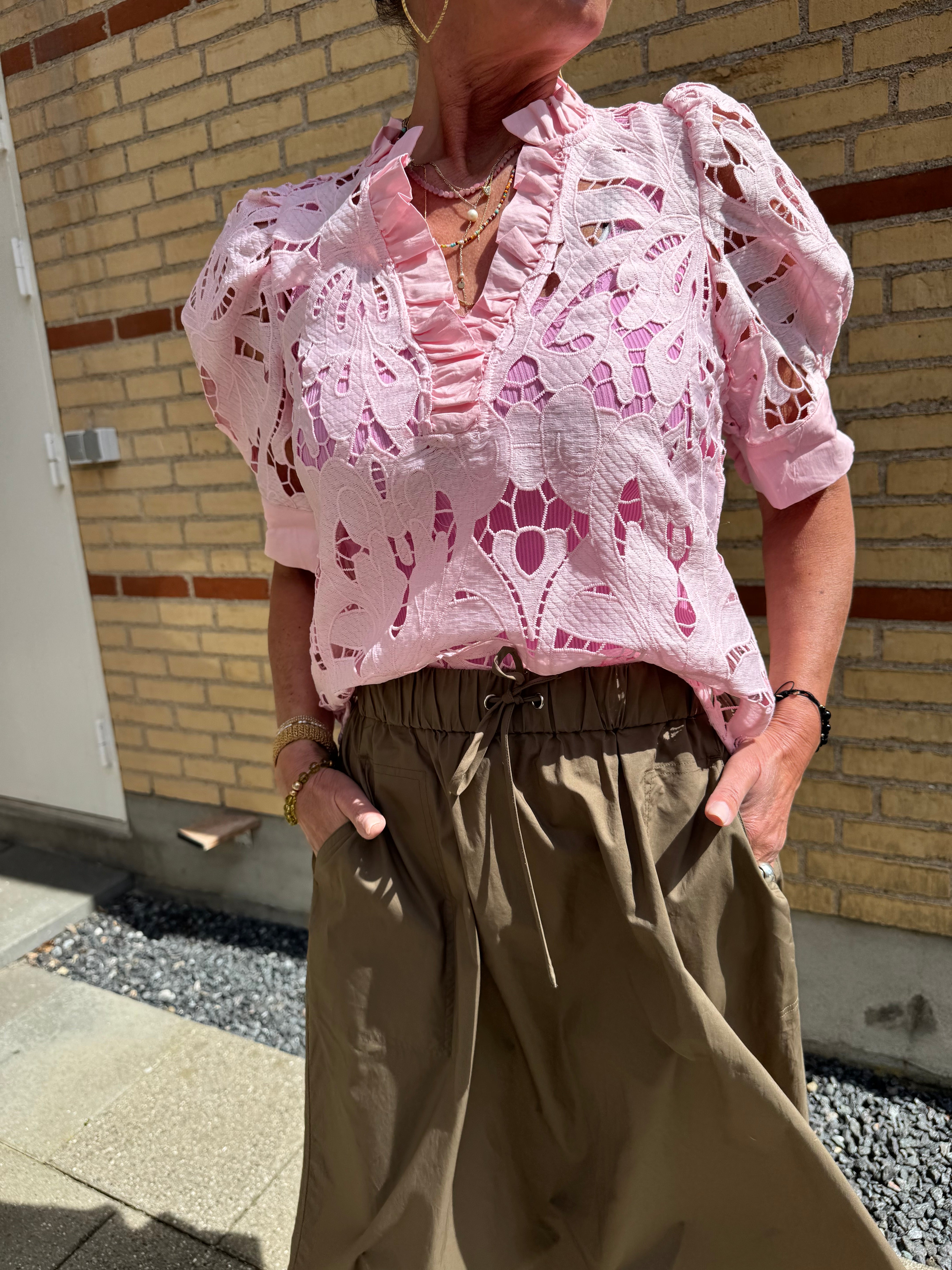 Second Female Nederdel - Alisa Nederdel i Canteen Army