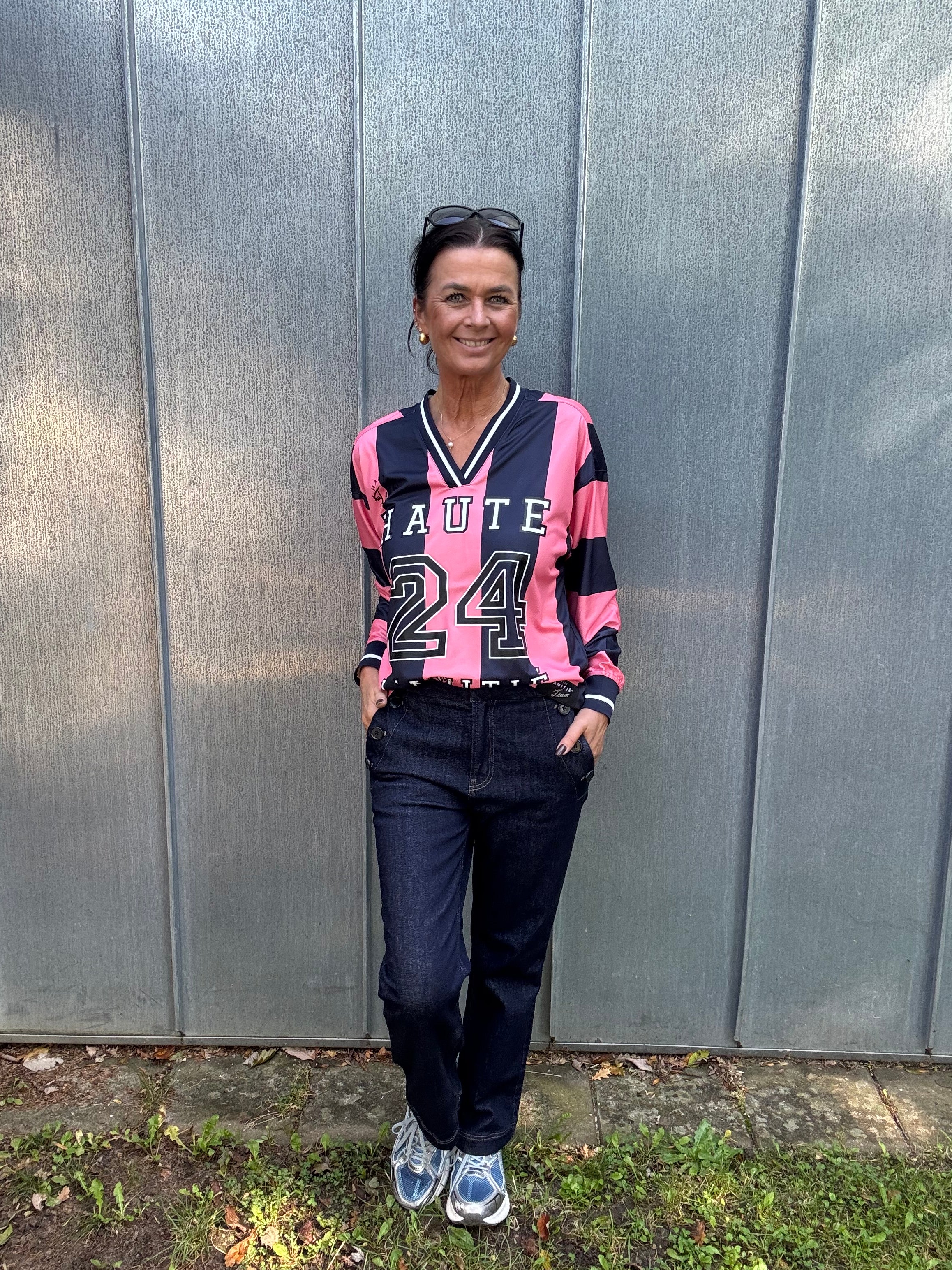 Haute L´amitié Bluse - Stripe Football Bluse i Navy Pink