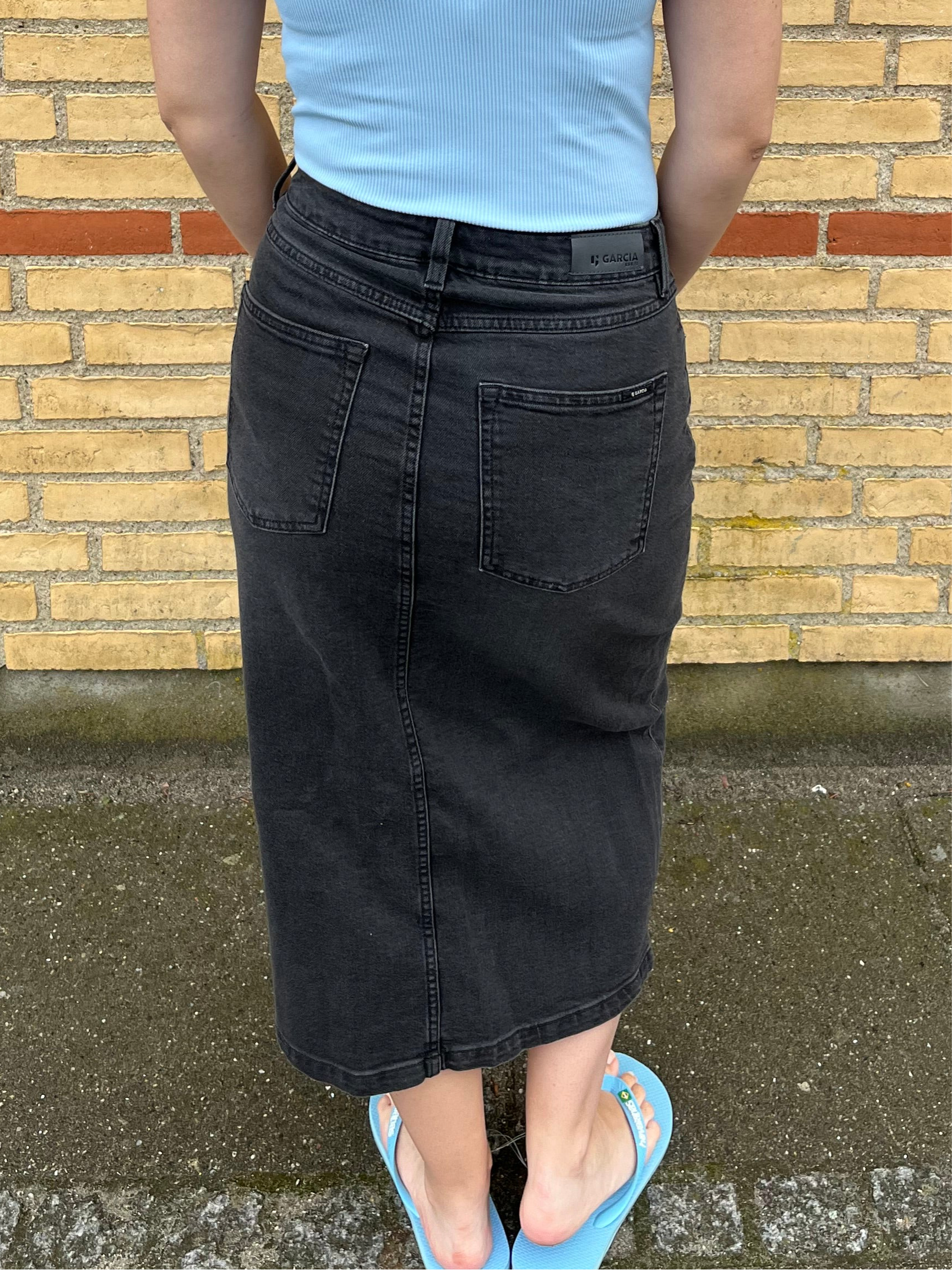Garcia Nederdel - G5O325 Lang Denim Nederdel i Sort Medium Used