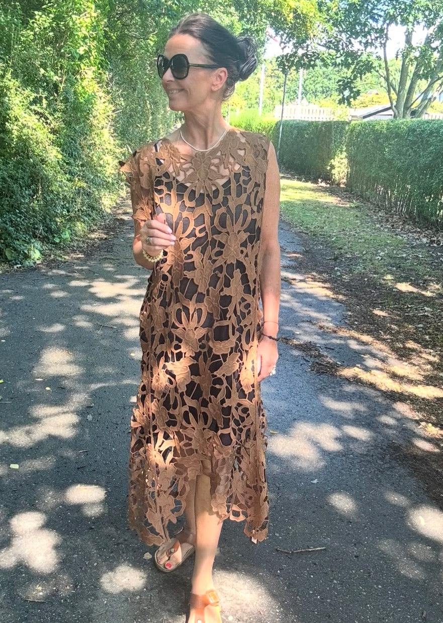 Tim & Simonsen Kjole - Bodil Lace Kjole i Coffee