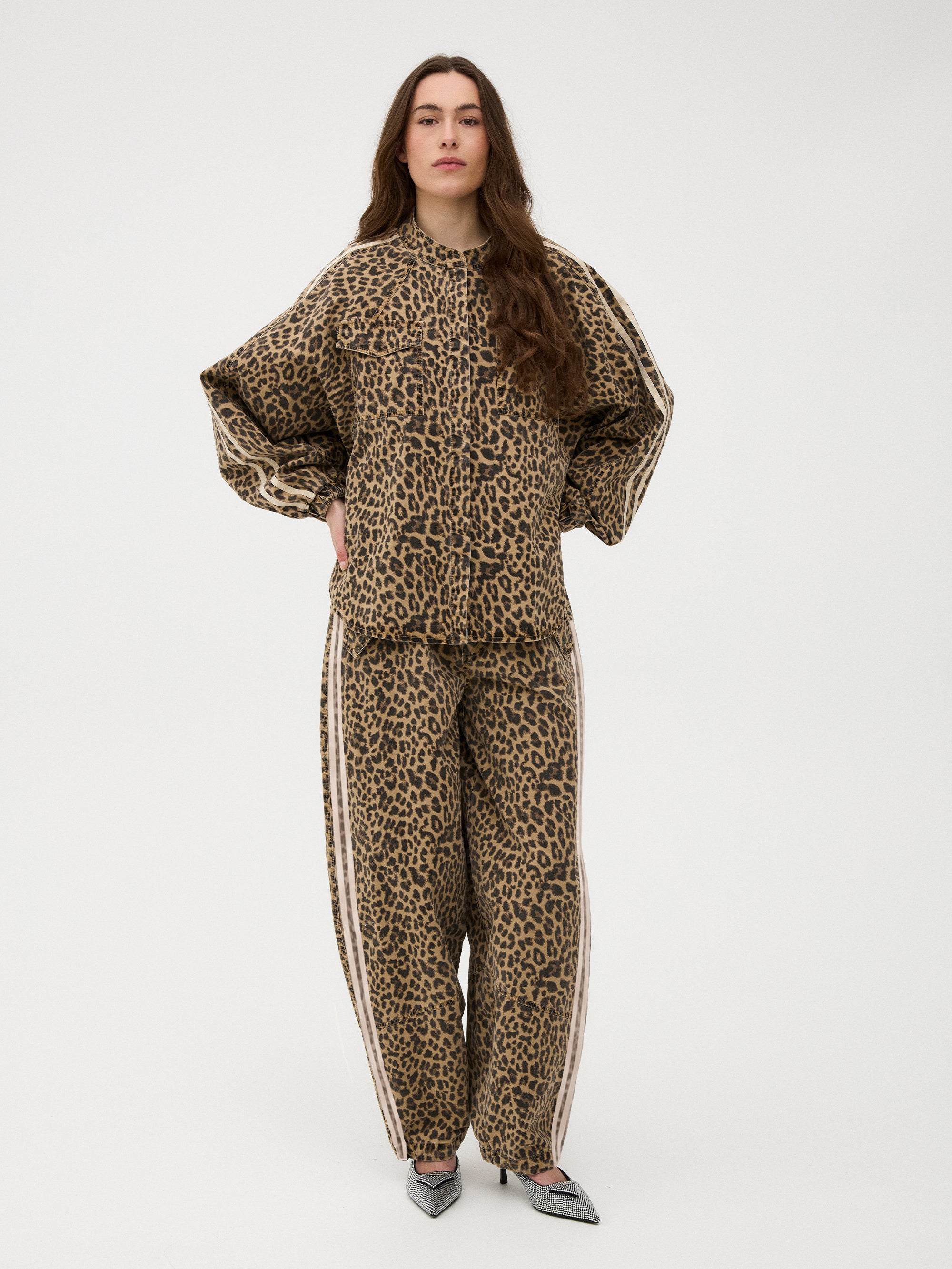 Gossia Bukser - JulietteGO Cargo Bukser i Leopard Print-Cream Stripe