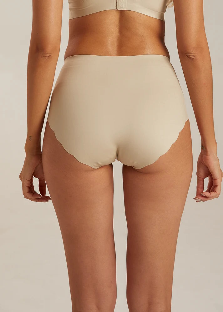 FemiFemme Undertøj - Invisible Highwaist Maxi Trusser i Sand