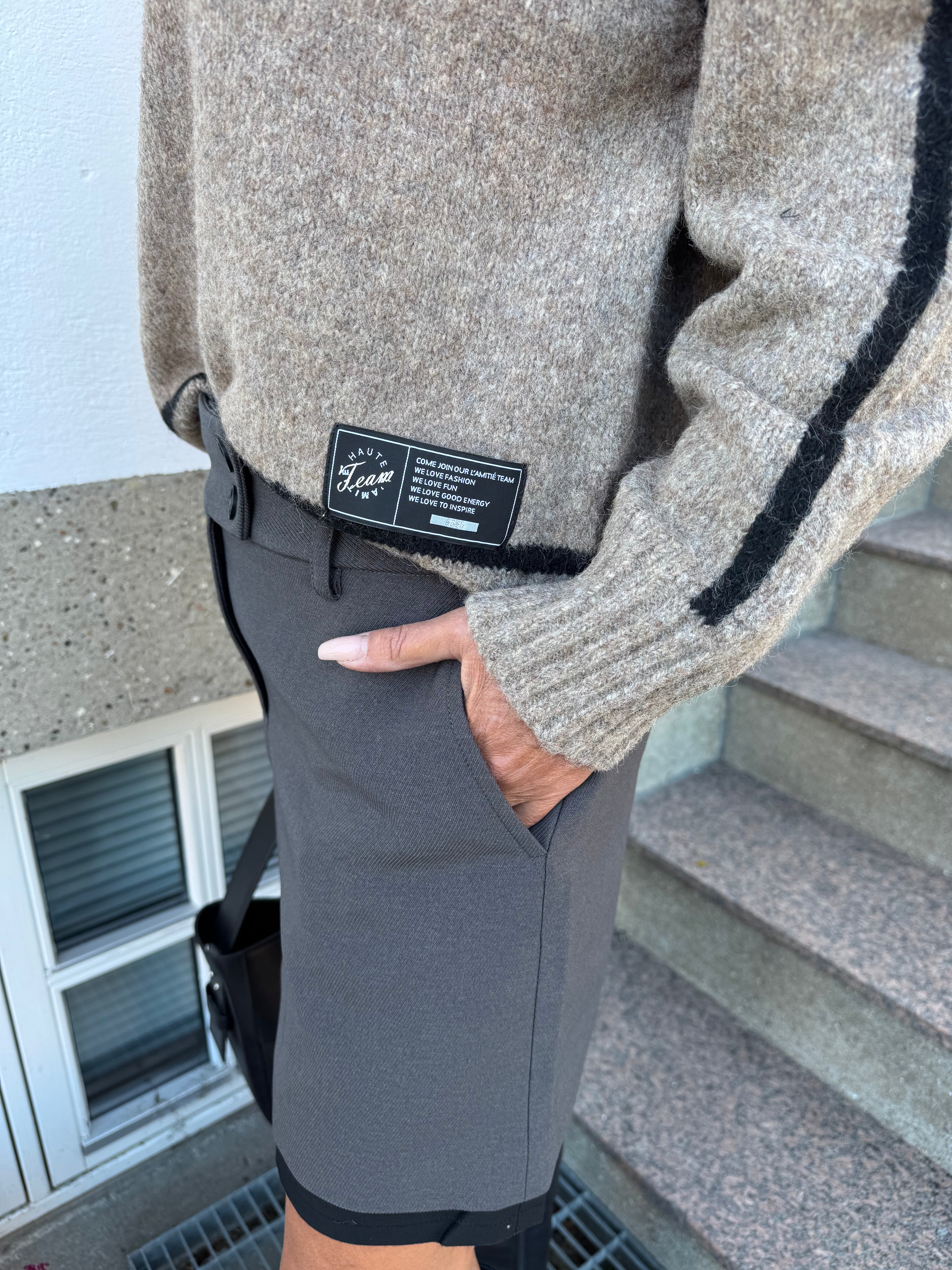 Haute L´amitié Strik - Toby Hem Line Strik i Walnut Melange
