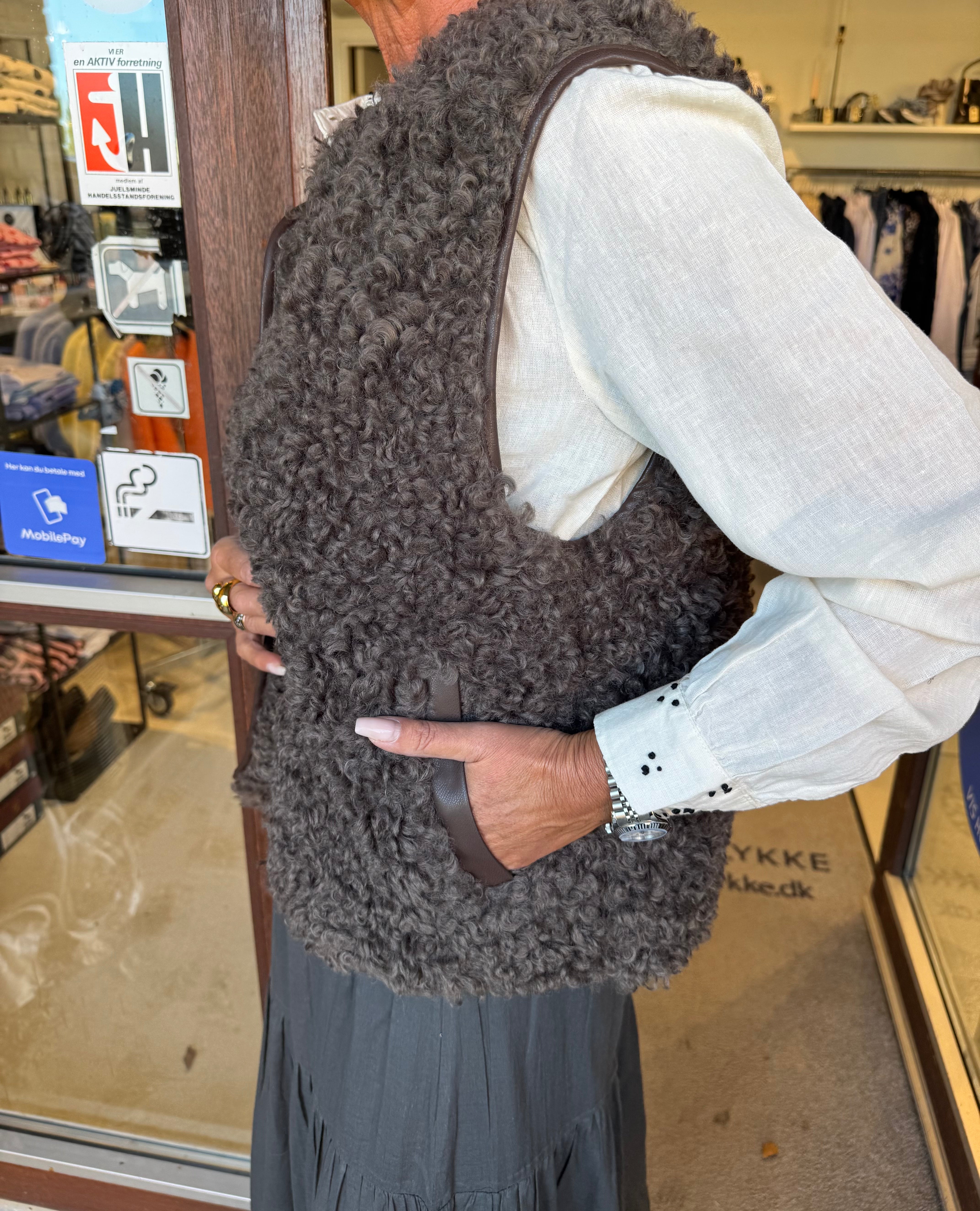 Lollys Laundry Vest - VadaLL Vest i Dark Mokka