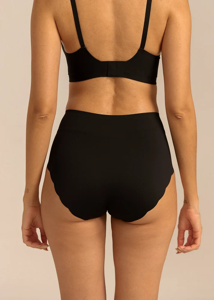 FemiFemme Undertøj - Invisible Highwaist Maxi Trusser i Sort
