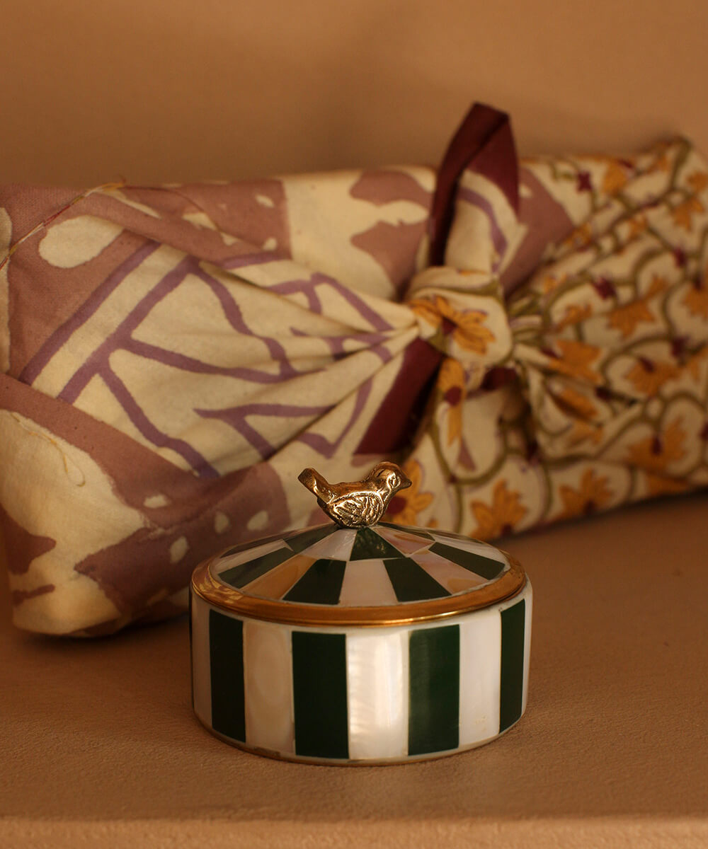 Doing Goods Box - Lola Circus Box Medium i Pine