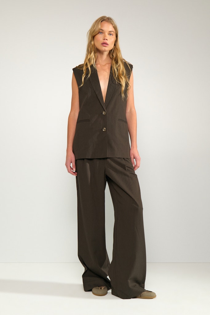 Nümph Vest - NuSonya Vest i Black Coffee