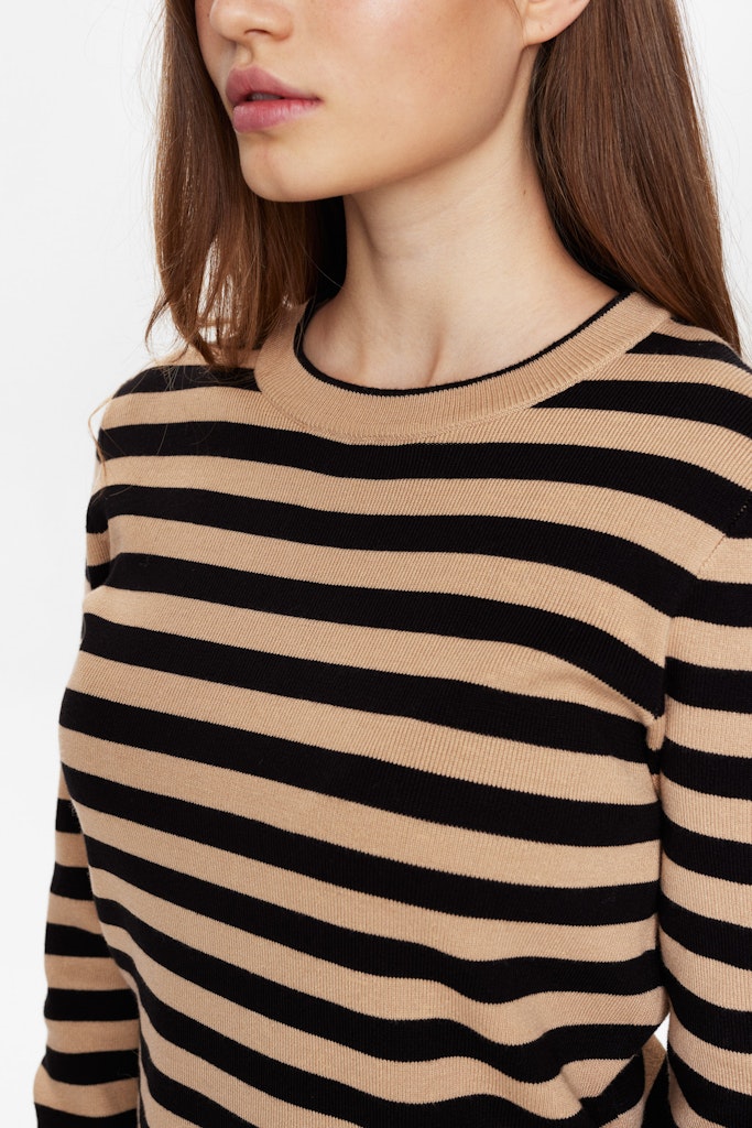 Nümph Strik - Nustripy Strik Bluse i Black Coffee