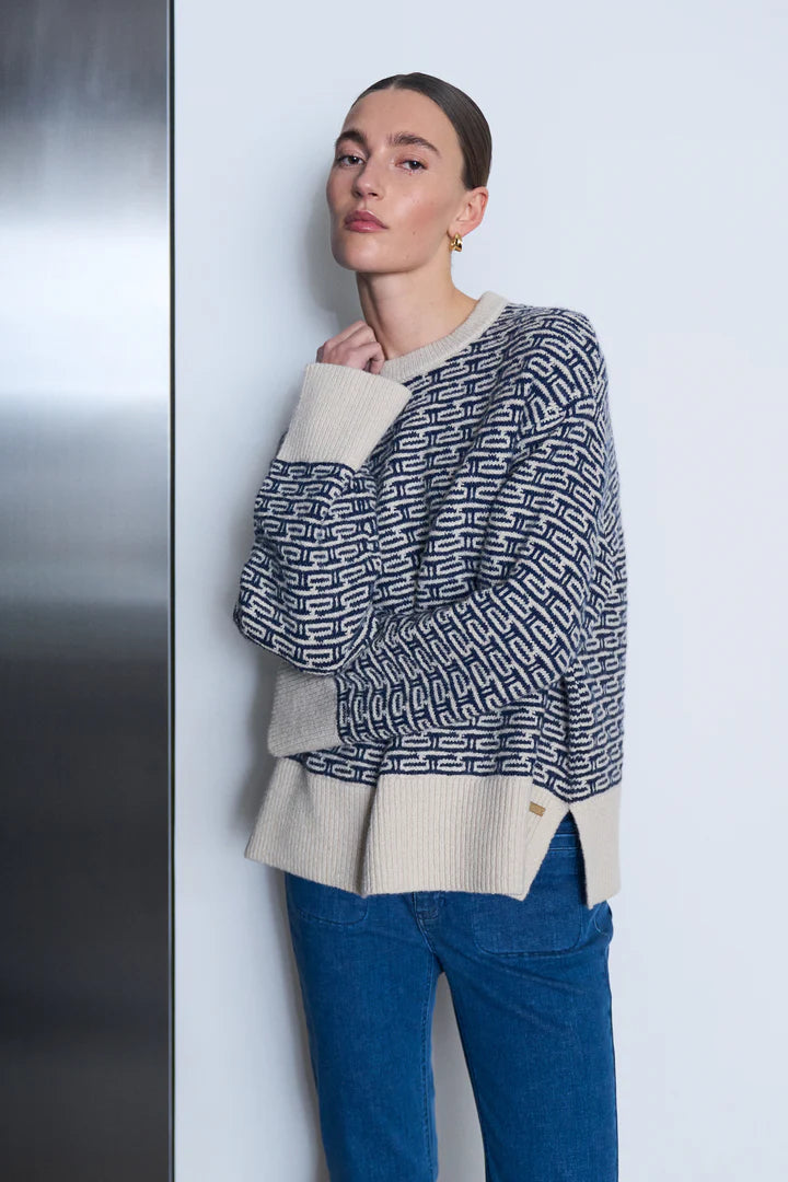 Pieszak Strik - Talia Strik Bluse i Midnight Navy