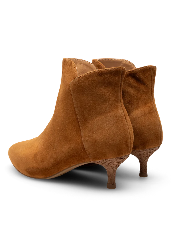 Woden Støvle - Saga Zip Støvle i Dark Tan