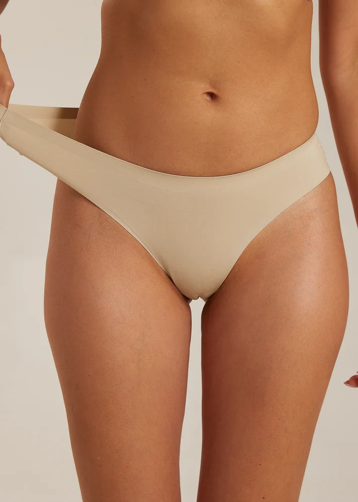 FemiFemme Undertøj - Invisible Soft Brazilian Trusser i Sand