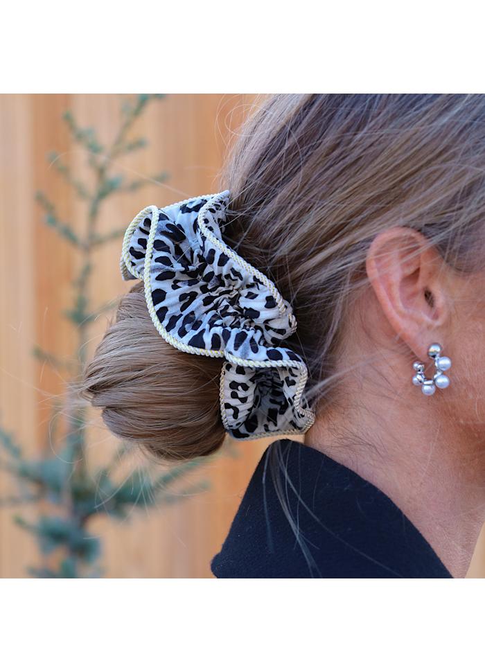 By Stær Accessories Scrunchie - Lilje Scrunchie i Flere Farver