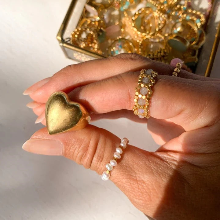 IBU Jewels - Big Love Ring i Guld