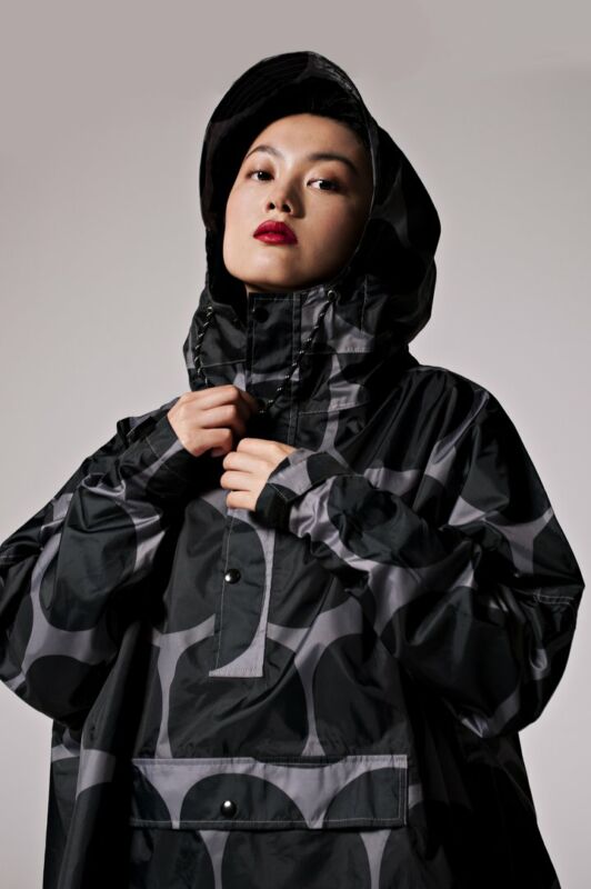 Rain Kiss Regn Poncho - Regn Poncho Black Polka i Sort