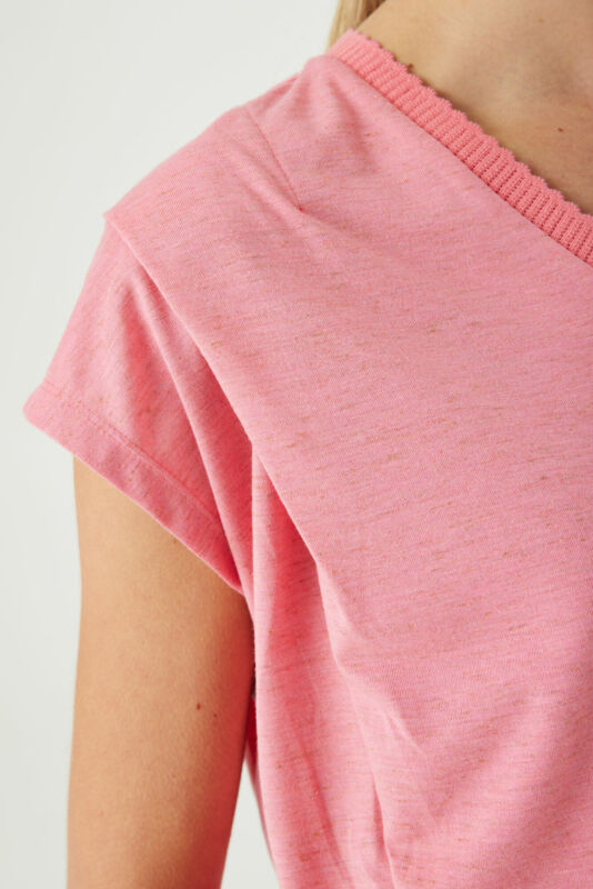 Garcia - T-shirt med V-Hals i Sunrise Pink