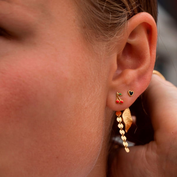 Stine A Ørering - Petit Coins Behind Ørering